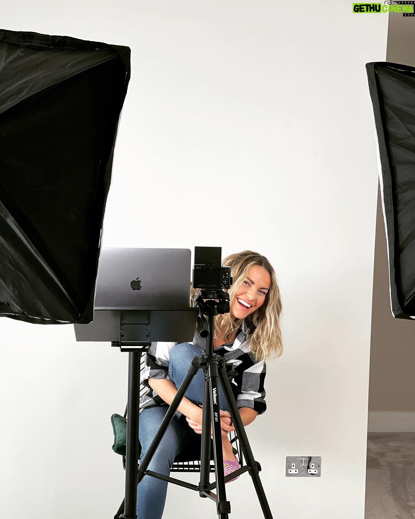 Chanel Cresswell - 876 Likes - 🎬🎥As we gear up for tonight’s Bafta awards …
It’s a reminder of all the hard work and endless hours people put in - sometimes to succeed or some times not 🙃 It takes determination 👏🏼
So thanks to all those family members and friends who help those actors !😚Reading in, helping with lights, the lights falling down,💥the cameras, the cameras having tantrums 😤 and those tripods that have minds of their own ! 📸 … it’s all part of the fun 😍🤪
Zooms, self tapes, meetings…. It’s all part of the mayhem 🥳
The best advice : THE BULBS ARE HOT AFTER 🥵😅🤕🩹