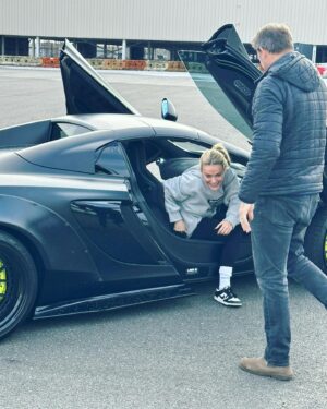 Chanel Cresswell Instagram - Did I drive you say 🤩🏎️💨… 
This was actually a practise day .. and on my birthday 🎁 
… and then the fabulous @bencollinsstig  turned up 🤯🩵
So here’s me pulling off before we started the ♾️ and 🍩 !! 

Apart from us nearly chewing the dashboard with my speed breaking I got the hang of it 😂😂

@netflixuk @thegentlemen