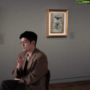Chang Ki-ha Instagram - 국립현대미술관에 걸린 장욱진 작가님 작품들 사이에서 노래 새 곡 불러봤습니다~ 저는 찍으면서 너무 재밌었는데 여러분도 재밌게 보셨으면...!☺️ MMCA 유튜브 채널에서 보실 수 있고요~ 전시 너무 좋더라고요🥹 꼭 가보세요!

가장 진지한 고백: 장욱진 회고전
국립현대미술관 덕수궁
2023. 9. 14 - 2024. 2. 12

The Most Honest Confession: Chang Ucchin Retrospective
MMCA Deoksugung
14. Sep. 2023 - 12. Feb. 2024

#MMCA #국립현대미술관 #MMCA라이브 #MMCALive