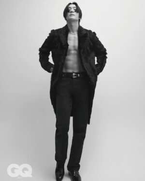 Chang Ryul Instagram - 지큐 1월호🖤
새해 복 많이 받으세요!
@gq_korea 
@management_mmm