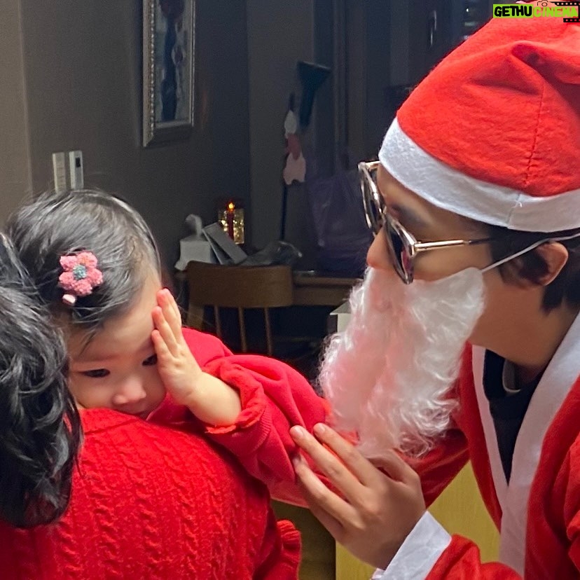 Chang Ryul - 63.2K Likes - 대담한 산타삼촌의 역사,,,🎄
여러분 모두 진짜 메리크리스마스에요 허허허 -률산타🎅🏻-