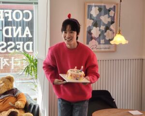 Chang Ryul Instagram - 축하해주신 모든분들께 감사드립니다! 🎈🎂
소중하고 귀한 시간 마련해주셔서 너무 고맙습니다! 🫰🏻👀🫰🏻