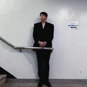 Changmo Instagram - 동생 잘 둬서 KBS도 가보네 📶 고생했어!! @paulblancobain
