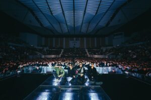 Changmo Instagram - DAY 2. 사랑해요. 아까 말했듯 여러분이 저를 특별하게 만들어주셨어요. 사랑합니다. 조심히 귀가하세요!