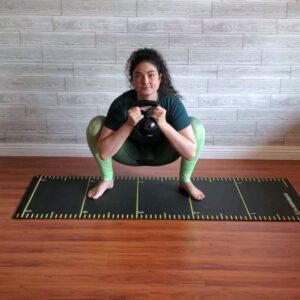 Chanon Finley Instagram - Improve your ankle mobility to improve your SQUAT! 

Ankle mobility training also reduces knee and hip pain and posture! 

What are you waiting for? Try these exercises today!