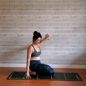 Chanon Finley Instagram - ❤️ Are you giving your feet enough love? ❤️

I've been walking a lot and as soon as my feet start hurting I know it's time to give my feet and ankles some attention. 

Here are just a few exercises I've found are really helpful to improve ankle mobility and reduce soreness.

#footpainrelief #anklemobility #ankleexercises #standingallday #onyourfeet #footcaretips #loveyourfeet #mobilityexercises #anklestability #athomefitness #athomeworkout #explorepage #saveyourfeet #footmobility #homeworkouts_4u #homeworkoutvideos #followalongworkout #fitnessover40 #workthebodycalmthemind