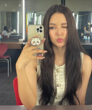 Chantal Videla Instagram - I recently have been scrolling through social media, and felt so loved because of your warm and loving posts and comments thank you so much! 
Love you always my peeps~!🥹🫶🏻
 
And I’m so Happy I got to visit Showtime again! Hope you look forward for more fun stuff in the future! Mwah💖✨