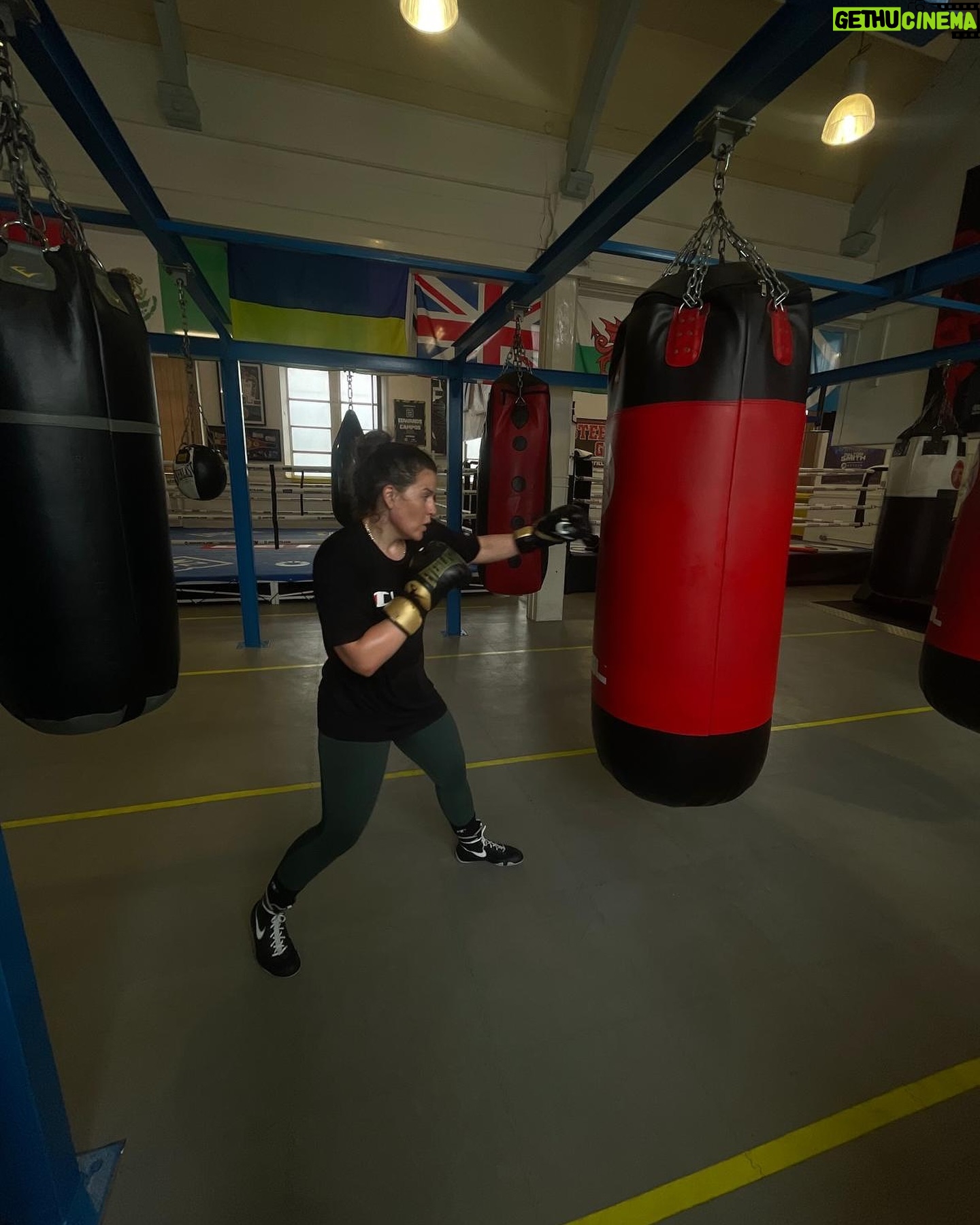 Chantelle Cameron - 3 Likes - Another week training in the bank. 🥊
Excited for my comeback fight with @steelcitygym and my @queensberrypromotions debut
Tickets are still available if you message @petercameron12 or text 07535 508989
July 20th Resorts World Arena Birmimgham