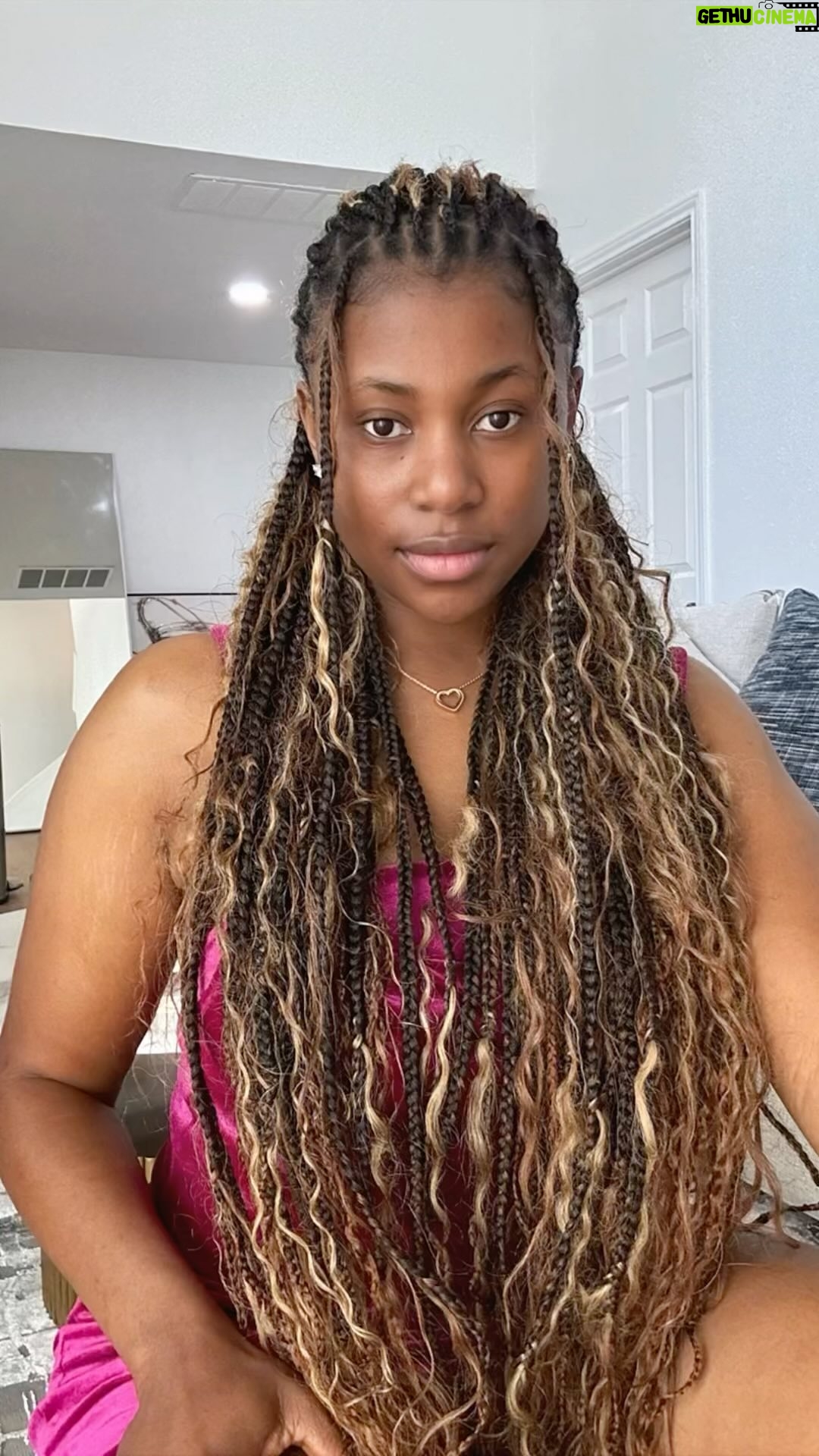 Charity Awoke - 782 Likes - Saturday vibes in full swing! 🎶✨. Embracing the culture and the beauty. #IgboVibes #HairPrep #saturdaymood #igboamaka #chastar⭐️
🎵 MORE JOY @zoroswagbag X @zyno_topboy