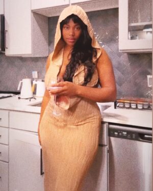 Charity Awoke Instagram - 🤎🤍