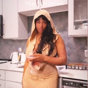Charity Awoke Instagram - 🤎🤍