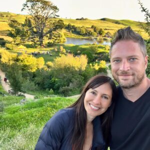 Charlene Amoia Instagram - We’re going on an adventure!  #hobbiton #theshire #middleearth #lordoftherings #newzealand