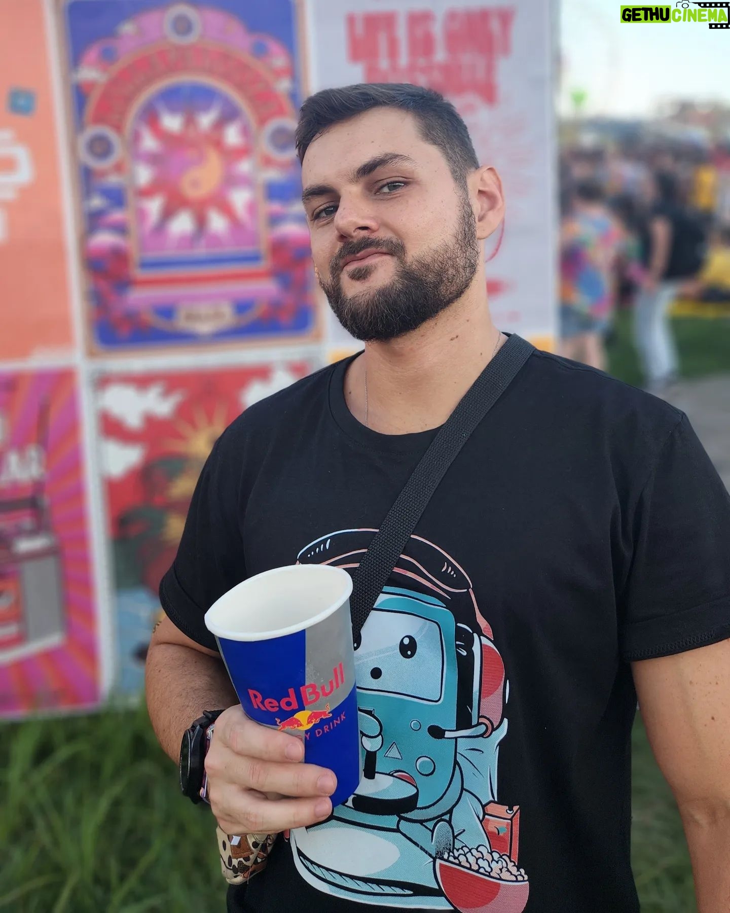 Charles Emmanuel - 10.8K Likes - Meu primeiro Lolla - dia 01