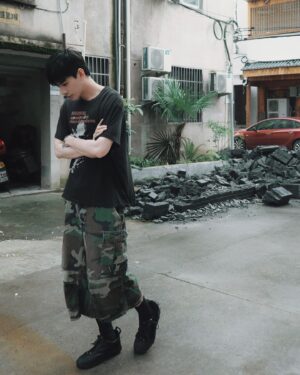 Charles Lin Instagram - 下雨天☔️