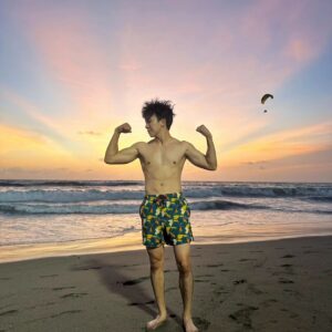 Charlie Goh Instagram - Ending 2023 with a douchebag photo.

Reminder to self that one day I will not be able to run like now
One day, I will not be able to do 1 pull up
One day, I may not even have the strength to walk.

But until that day comes, I will be grateful that I can still can do these things and play football and I hope I will never take health for granted.