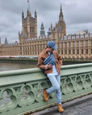 Charlie Goh Instagram - London will always be 🔴. #COYG 

🧢👜: @mcmworldwide 
🕶: @coach 

@directionsgroupinc