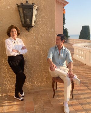 Charlie Siem Instagram - Social distancing...will it become the new norm even after this virus leaves us? Or will it be a strange memory when we look back at this mad period..
I will do a live concert on Saturday afternoon 2.30 pm French time and will answer any questions after 😊  Btw the beautiful lady that I am looking at is my grandmother