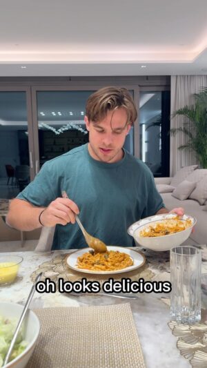 Charlie Taylor Instagram - That one friend who just makes food disappear 🫠 
~
#food #hungry