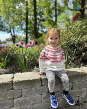 Charlotte Arnold Instagram - I love being Jane’s mom so much!! Sometimes my heart wants to explode. It’s better than I could have dreamed, even when it’s hard. 

I’m grateful every day for her, and for my own mom. Love you weezy!
❤️‍🔥❤️‍🔥❤️‍🔥