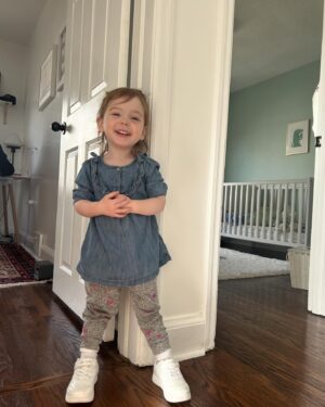 Charlotte Arnold Instagram - I love being Jane’s mom so much!! Sometimes my heart wants to explode. It’s better than I could have dreamed, even when it’s hard. 

I’m grateful every day for her, and for my own mom. Love you weezy!
❤️‍🔥❤️‍🔥❤️‍🔥