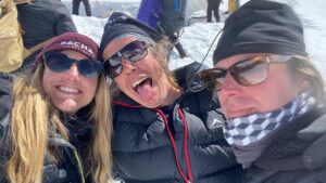 Charlotte Vandermeersch Instagram - Another day at work with #rubenimpens, #felixvangroeningen, #helicopter & #glacier