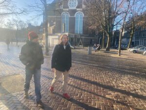 Charlotte Vandermeersch Instagram - @cognettipaolo en #felixvangroeningen in de 🌞in Amsterdam voor de Nederlandse première van #deachtbergen in @filmhallen_amsterdam ❄️Vanaf 22 december in de Nederlandse bioscoop! @dutch_filmworks @wildsidesrl #menuettofilms #rufusfilms