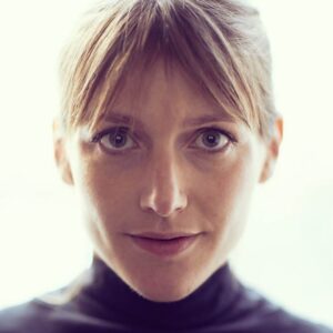 Charlotte Vandermeersch Instagram - BUZZ will be playing again 6/7 nov @kopergietery on tour Jan/Feb speellijst Arsenaallazarus.be of kopergietery.be 🌺@karenwillems @annjulievervaeke @antoonoffeciers  @arsenaallazarus @johanharstad @buzzaldrinwhathappenedtoyouinalltheconfusion foto @filipvanroe