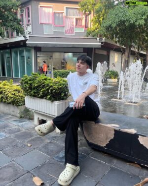 Charoenchai Khantichaikhajohn Instagram - จังหวะตกหลุมรัก เป็นแบบนี้ 😳