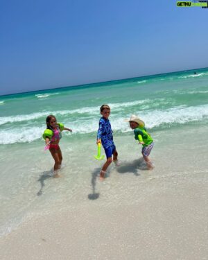 Chase Outlaw Instagram - It’s not where I want to be but we don’t know God‘s plan. It all worked out for the best cause I got to bring my kids down to the beach. Hayes aka Redballz has never been to the beach and is just loving it, so that’s worth every minute of having a broken arm. wouldn’t change it for the world. #godsplan #redballz @monsterenergy @yeti @canamoffroad @wrangler @wsm_auctioneers @pneudart @hanro_studios_engraving_ @americanhatco