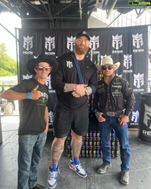 Chase Outlaw Instagram - @jarrydmcneil @thorbjornsson @monsterenergy @reignbodyfuel @walmart