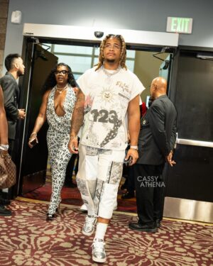 Chase Young Instagram - Fight Night..
@gervontaa 🫡🫡