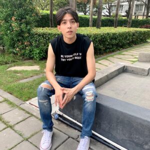 Chayakorn Jutamas Instagram - ฝากร้านพี่ผมด้วยค้าบบบ @sookooy_official
