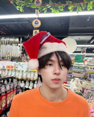Chayakorn Jutamas Instagram - Where’s santa?