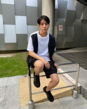 Chayakorn Jutamas Instagram - ULTRABOOST ดีไซน์พิเศษ 4 รุ่น ที่ได้รับแรงบันดาลใจจากโลกของ James Bond #NoTimeToDie, In Cinemas Oct 7th  #007พยัคฆ์ร้ายฝ่าเวลามรณะ #ULTRABOOST #adidasThailand