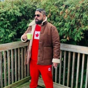 Cheb Bello Instagram - لي يبغي بيلو♥️ يقولنا واش من غنية تعجبك🎶