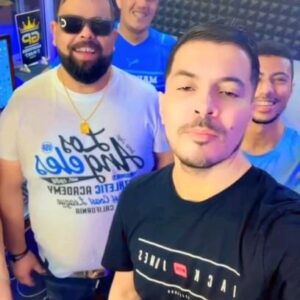 Cheb Bello Instagram - فالسطوري نغيرك 🤤❤️‍🔥راني شوية مزيرك🫵✊