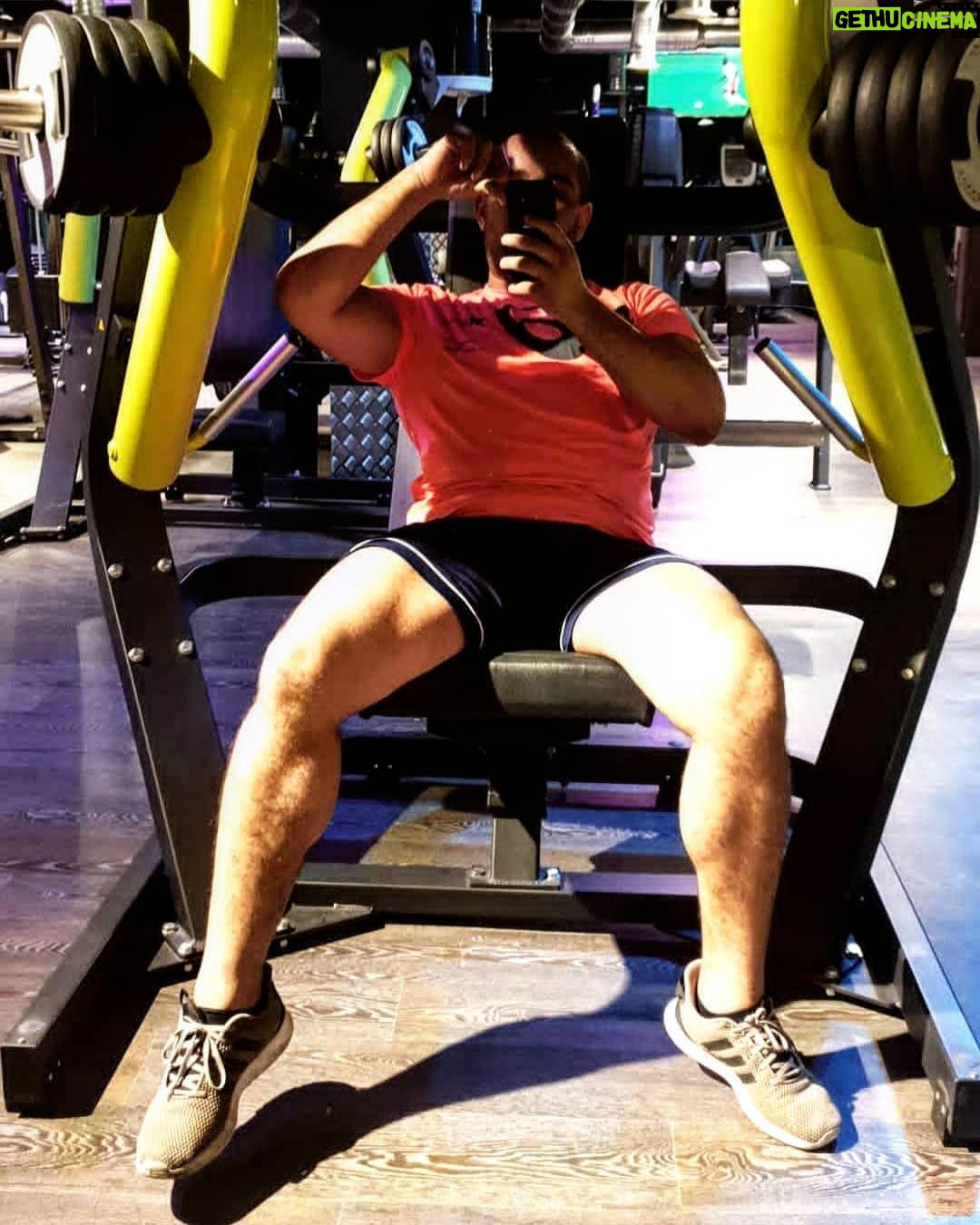 Chedi Amir - 3 Likes - Le sport développe la molécule du plaisir - José Garcia . @chedi.amir
#gym #lifestyle #sport #fun #artist #artists #singer #TUNISIA #tunisie #tunis