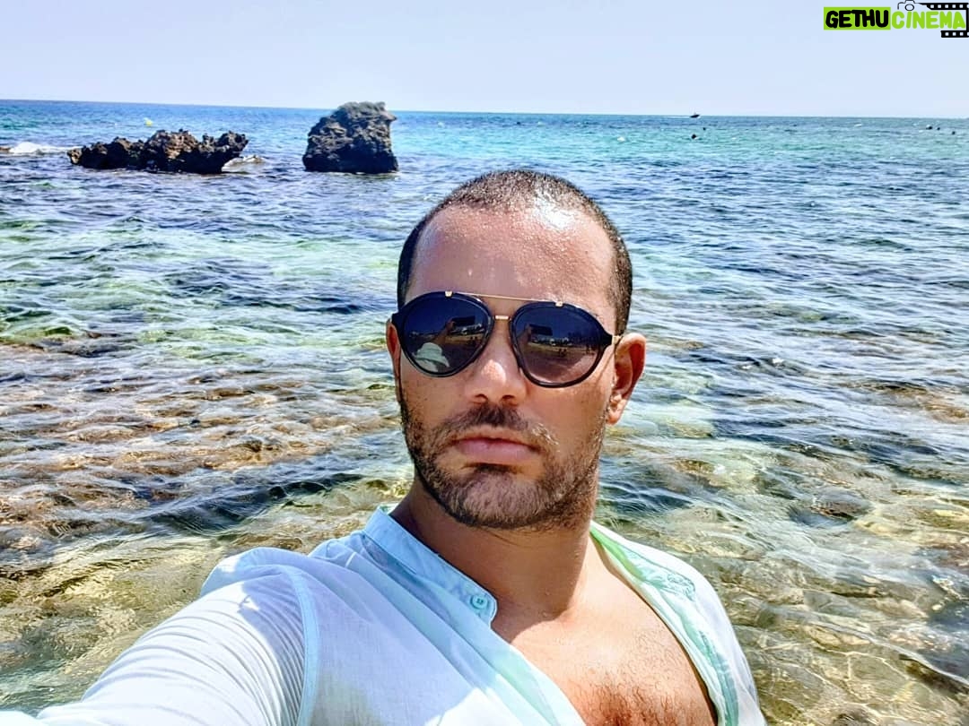 Chedi Amir - 3 Likes - B.E.A.C.H : Best Escape Anyone Can Have @chedi.amir ❤🏖
#chediamir #beach #summer #summer2k19