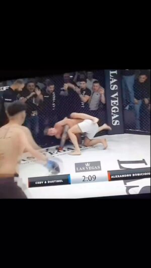 Cheick Kongo Instagram - WTH ?!?
Someone can explained!