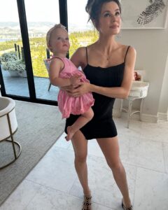 Actress Chelsea Hobbs HD Instagram Photos and Wallpapers July 2023
