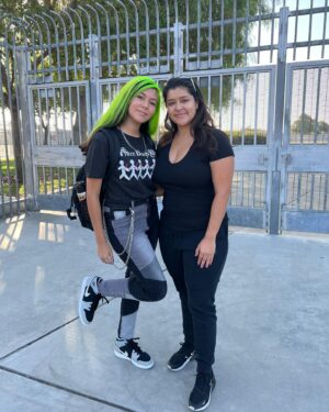 Chelsea Rendon Instagram - My baby girl is a high schooler! I shouldn’t call her baby girl when she’s taller than me but I don’t care haha so proud of the little lady she’s growing up to be. #proudTia #firstdayofschool #highschool ❤️