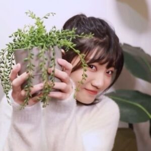 Chen Si Ling Instagram - 新的cover來啦～～～
是有瀏海的40懷念嗎🤣

有人剛剛看完 #戲說台灣 嗎！
來不及看的朋友們晚上十點也會上傳到YT呦😚
啊我cover的完整版一樣也在YT！😝😝🎤🎤💖💖

#思綾 #cover #任賢齊 #我是一隻魚