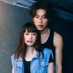 Chen-Yu Ge Instagram - 儘管遍體鱗傷 也想與你前行。
⁡
⁡
Makeup/hairstyle @conniehsieh1 
Eyelashes @ruirui__cil 
Nails @anti_clockwise_nails 
Photo by @sick_cloud