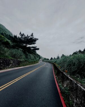 Cheney Song Instagram - 6/8是 #全球健康日
來不及在昨日好好運動也沒關係
接下來兩天的假期為自己生氣勃勃一回吧：）

倒是昨天的我沒吃到所謂超好吃的豆花
徒留了有趣的回憶：騎到沿路腦洞崩塌
🫠🫠🫠🫠🫠

頭一次的至善路與平菁街
第一回的冷水坑與小油坑
首次邁入單車界的術語：2p

騎乘路線：萊爾富福慧店-風櫃嘴-豆花攤-風櫃嘴-上坡至善路二段－至善路二段 71 巷-平菁街-菁山路-菁山路 101 巷-冷水坑-小油坑-二子坪-巴拉卡公路-成蘆橋

我夢想中有如來神掌就讓他是個夢也沒關係了🫡🫡🫡

@frontier_sportswear