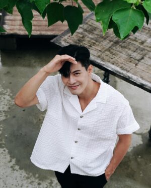 Cheng-Yang Wu Instagram - 每一件當時看很重要的事
現在看來都是小事
當事情遇多了
看待每件事的看法都會改變
不斷的放下不斷的成長
日子是自己在過
過得自在才是對的
持續學習努力才是最重要的
當年的少年也慢慢變成叔叔了