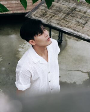 Cheng-Yang Wu Instagram - 每一件當時看很重要的事
現在看來都是小事
當事情遇多了
看待每件事的看法都會改變
不斷的放下不斷的成長
日子是自己在過
過得自在才是對的
持續學習努力才是最重要的
當年的少年也慢慢變成叔叔了