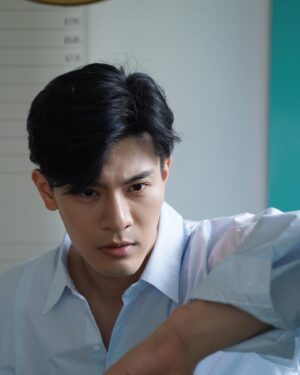 Cheng-Yang Wu Instagram - 每一個人都有自己要面對的課題
有的簡單有的困難
像我剛剛就面臨了一個艱鉅的選擇
選擇哪張照片當封面
最終
我選出來了

你選得出來嗎？