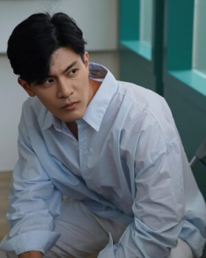 Cheng-Yang Wu Instagram - 每一個人都有自己要面對的課題
有的簡單有的困難
像我剛剛就面臨了一個艱鉅的選擇
選擇哪張照片當封面
最終
我選出來了

你選得出來嗎？