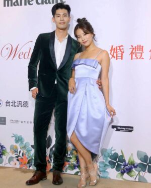 Cheng-Yang Wu Instagram - 久違的西裝造型

身旁合照的女伴是一起合作新作品的王上菲
是部很值得期待的作品唷

@paulsmithdesign @bluebelltw
@marieclairetw @multi_tpj 
@starfish_0326