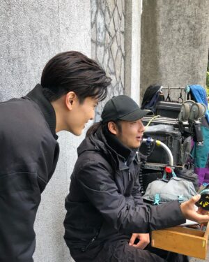 Cheng-Yang Wu Instagram - 今天來跟我聊聊《地獄里長》裡的大衛David 吧

好快
等待了快兩年的時間
咻一下就播完了大衛的部分
還記得當初準備這個角色時
花了很多時間獨處去找到想呈現的樣子
但其實在拍之前
我也不清楚到底會長成什麼樣子
很開心能參與並演到一個這麼不一樣的角色
讓我能做一個平常不太有機會呈現的表演
謝謝導演與劇組
有人私訊我不喜歡我演的這個角色
也有人特地來告訴我喜歡我的表演
演戲這件事太好玩了
每個人所看到的都不一樣
有看的朋友們
你們覺得怎麼樣呀？

#地獄里長